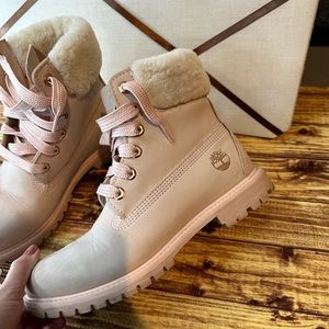 Timberland boots!! Size 8 pink color